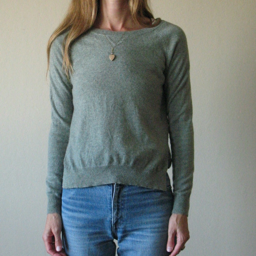 Theory grey cashmere sweatshirt style sweater S/P